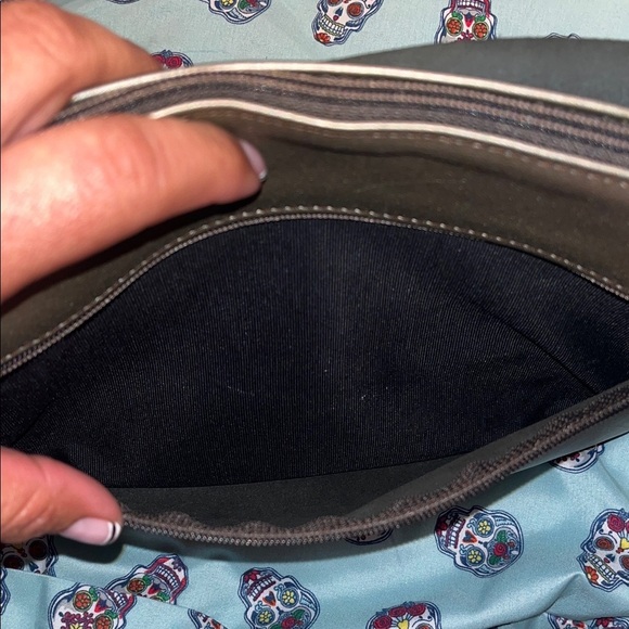 Sven Stylish Gray Crossbody Bag - Picture 7 of 9